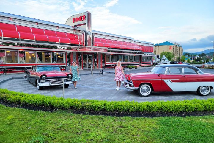 the-top-3-most-popular-diners-in-pigeon-forge-colonial-properties