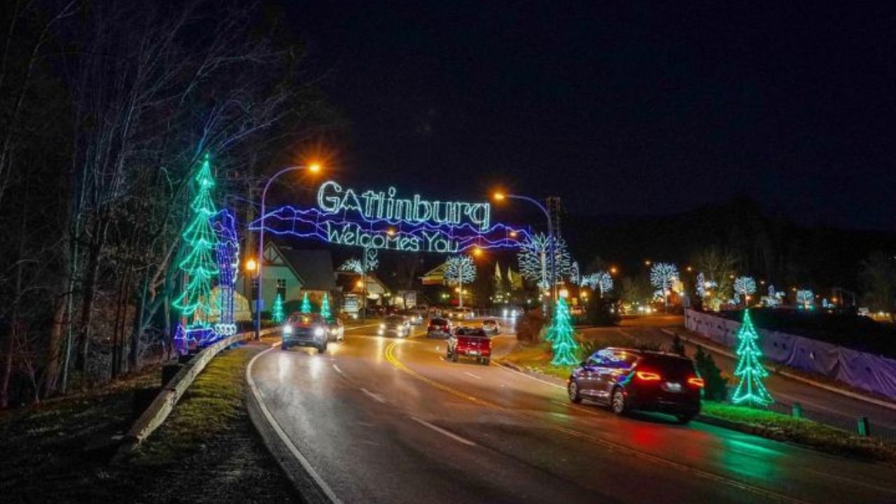 Christmas Lights In Gatlinburg 2025 - Caryl Crystie