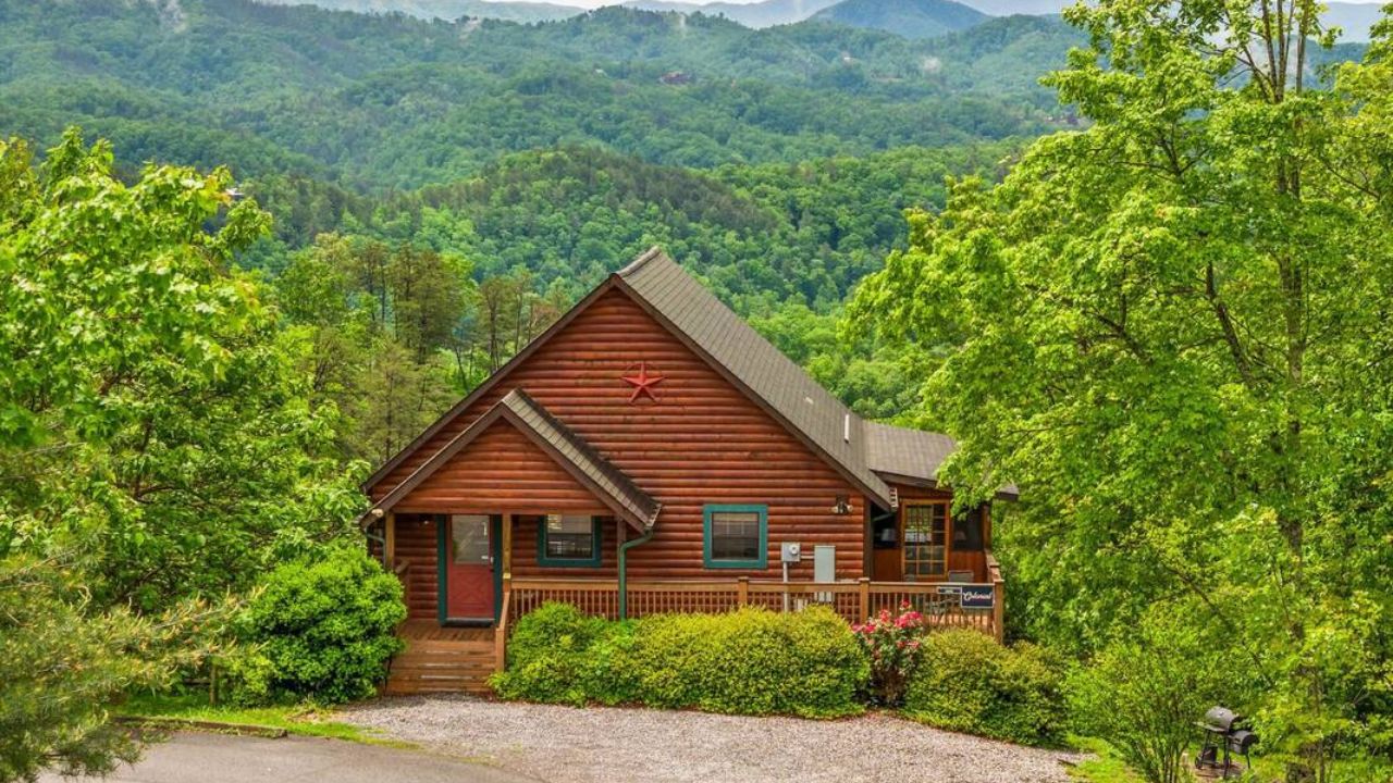 Top 8 Pigeon Forge 2-bedroom Cabins with Mountain Views