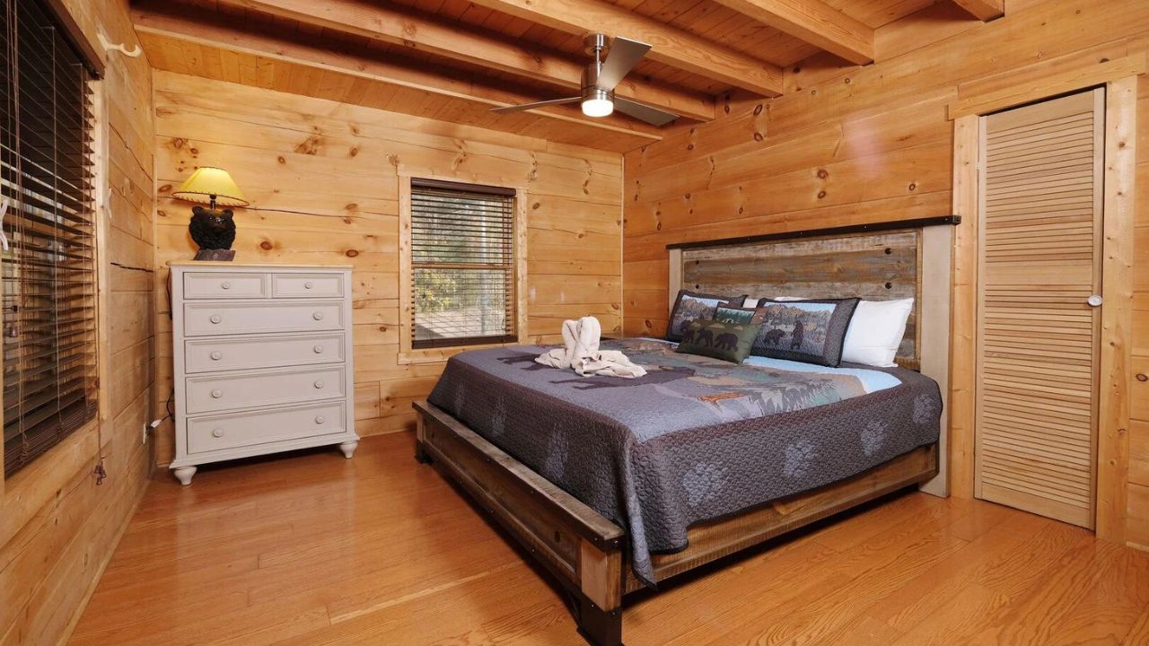 Cozy 1 Bedroom Gatlinburg Cabin Rentals