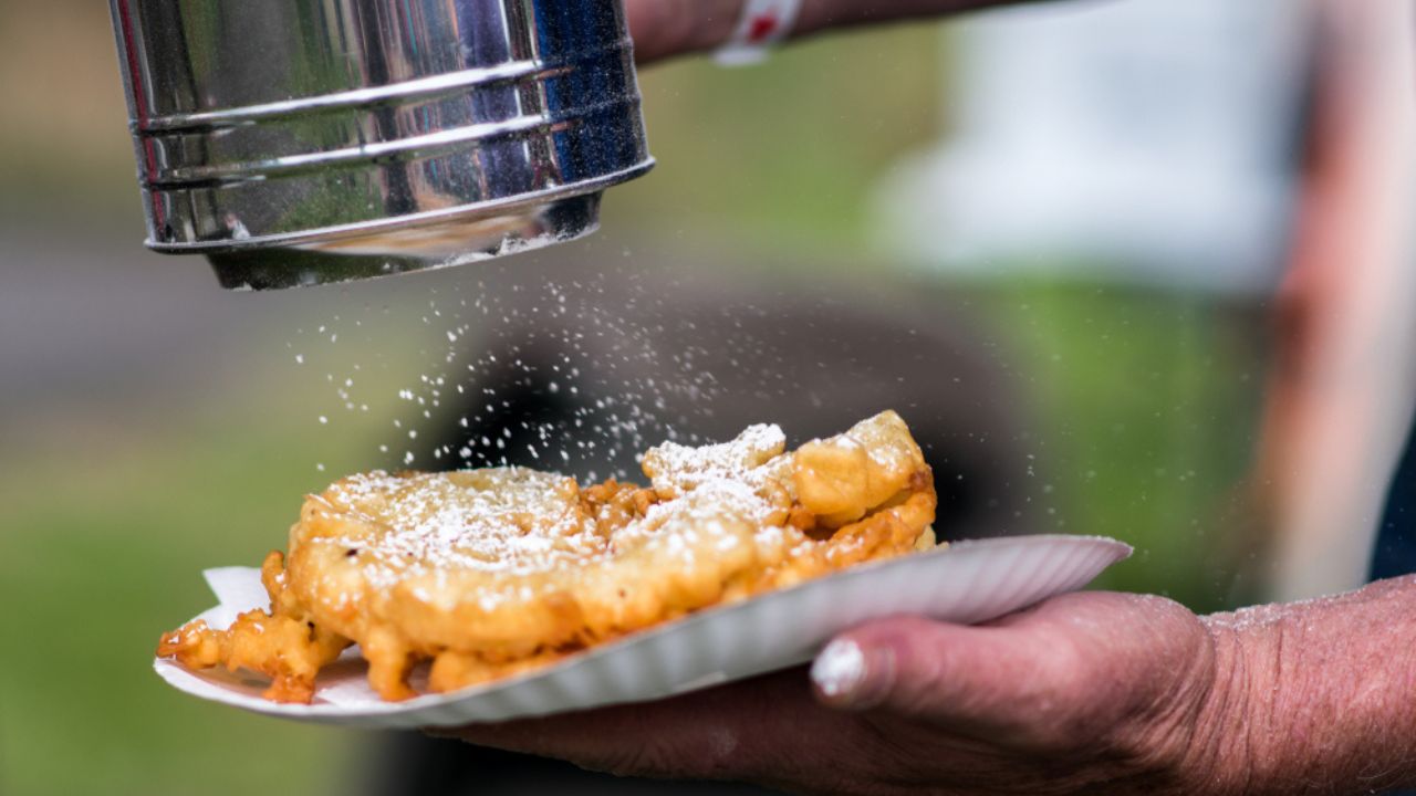 funnel cakes are now at Zaxby's you read that right #zaxbys #funnelcak... |  zaxbys milkshake | TikTok