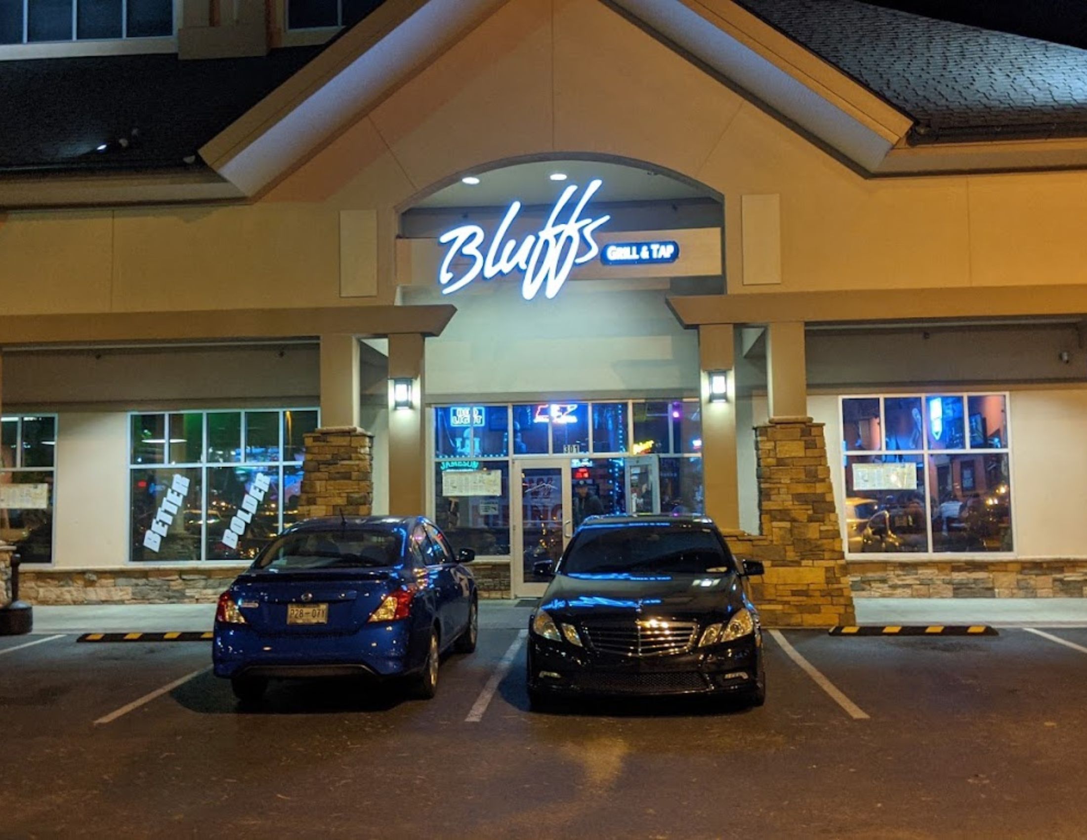 Bluffs Grill and Tap