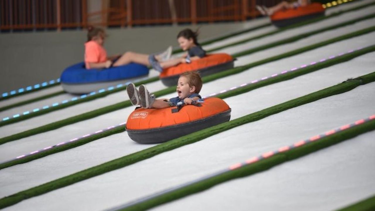 https://colonialproperties.com/application/files/8016/8874/7595/TOP_5_REASONS_TO_GO_SNOW_TUBING_IN_PIGEON_FORGE.jpg