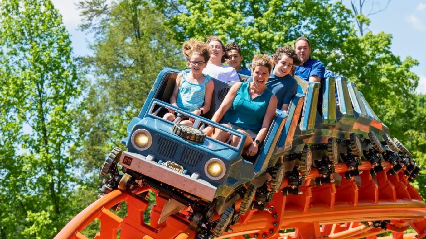 The Best Day to Visit Dollywood