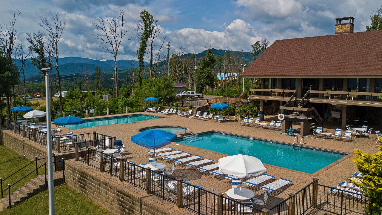 Top 4 Cabins In Gatlinburg’s Chalet Village