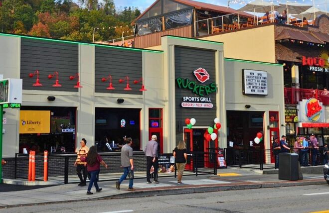 Image for Thing To Do 6 of the Best Karaoke Bars in Gatlinburg and Pigeon Forge