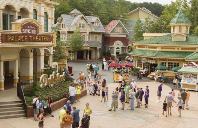 Image for Thing To Do Pigeon Forge: The Perfect Family Reunion Destination