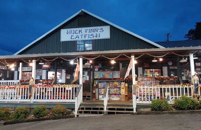 Image for Thing To Do 5 Family-Owned Restaurants in Pigeon Forge That Locals Can’t Get Enough Of