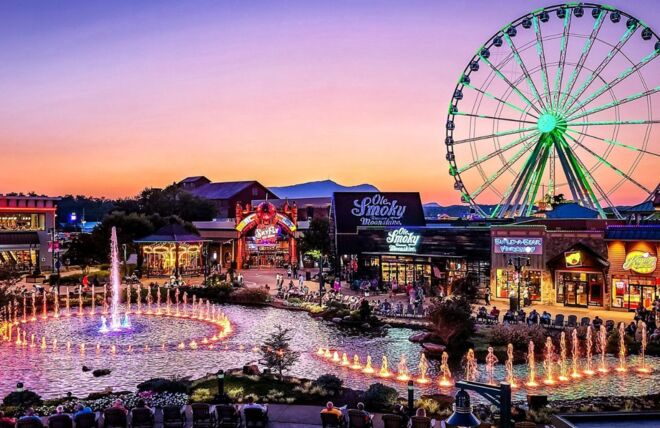 Image for Thing To Do Thanksgiving Weekend in Pigeon Forge: Where to Eat, Stay, and Play