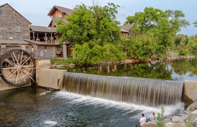 Image for Thing To Do 4 Reasons Why Pigeon Forge is a Popular Vacation Spot