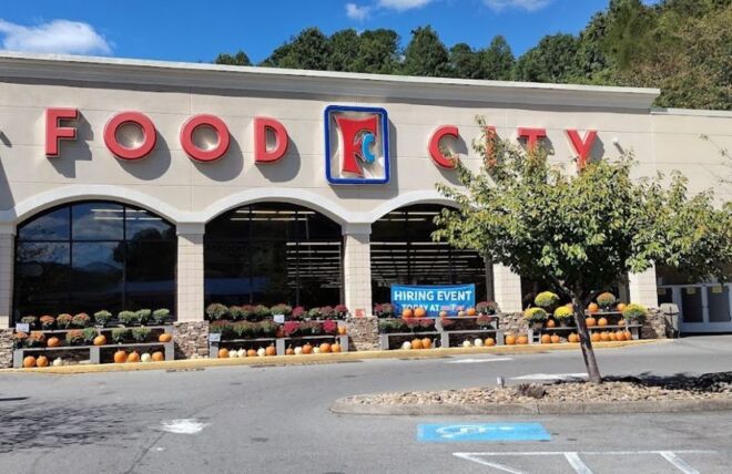 Image for Thing To Do The 3 Best Grocery Stores in Gatlinburg