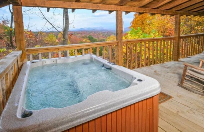 Image for Thing To Do 5 Unbelievably Romantic Cabin Getaways with Hot Tubs