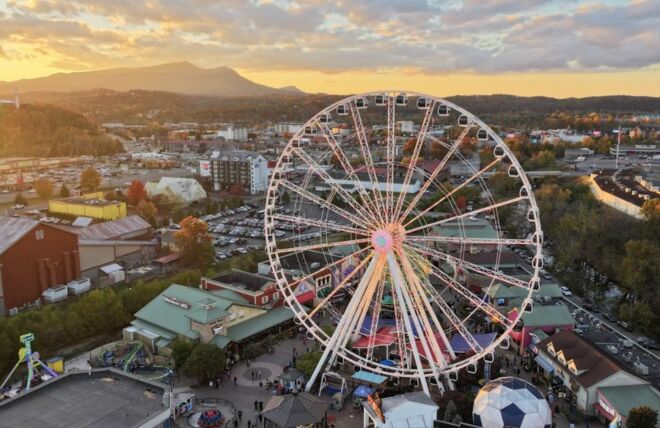 Image for Thing To Do 5 Best Nighttime Attractions in Pigeon Forge, TN for Families