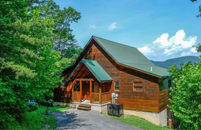 Image for Thing To Do 5 Surprising Reasons Why Staying in a Cabin is Better than a Hotel