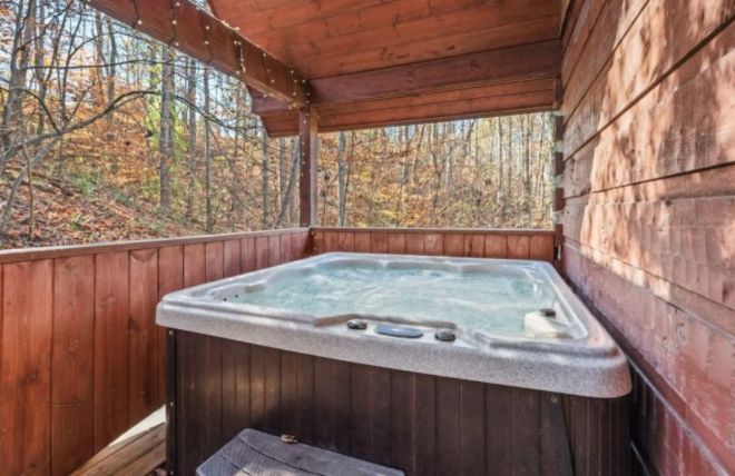 Image for Thing To Do 5 Unbelievably Romantic Cabin Getaways with Hot Tubs