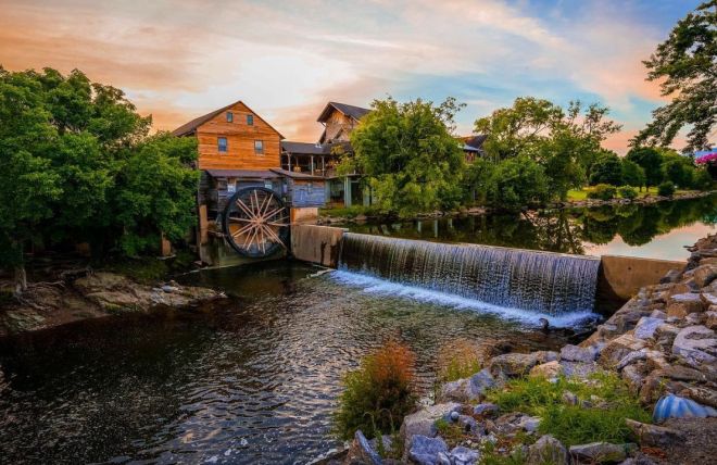 Image for Thing To Do Exploring Downtown Pigeon Forge – The Best Places to Visit and Things To Do!
