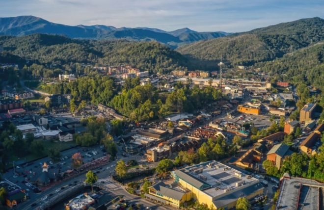 Image for Thing To Do Free and Frugal: Enjoying Gatlinburg's No-Cost Attractions