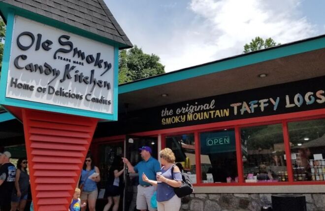 Image for Thing To Do Best Local Shops to Visit During Your Winter Stay in Gatlinburg