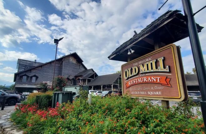Image for Thing To Do Feast and Family Fun: Discovering Pigeon Forge's Top Family-Friendly Restaurants