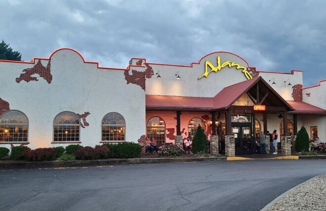 Image for Thing To Do Restaurants That Take Reservations in Gatlinburg and Pigeon Forge