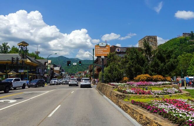 Image for Thing To Do What is Peak Season in Gatlinburg?