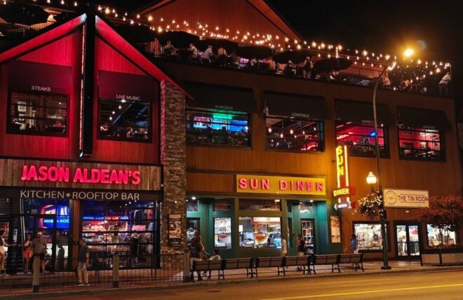 Image for Thing To Do Top 5 Celebrity Owned Restaurants in Gatlinburg and Pigeon Forge